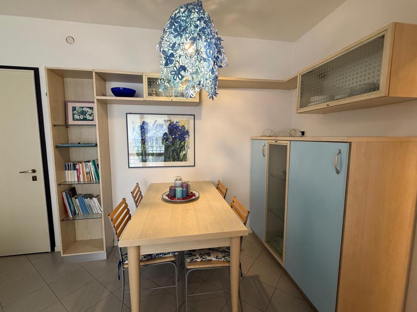 Gracious Apartment Located In The Heart Of Lignano Lignano Sabbiadoro Exteriör bild
