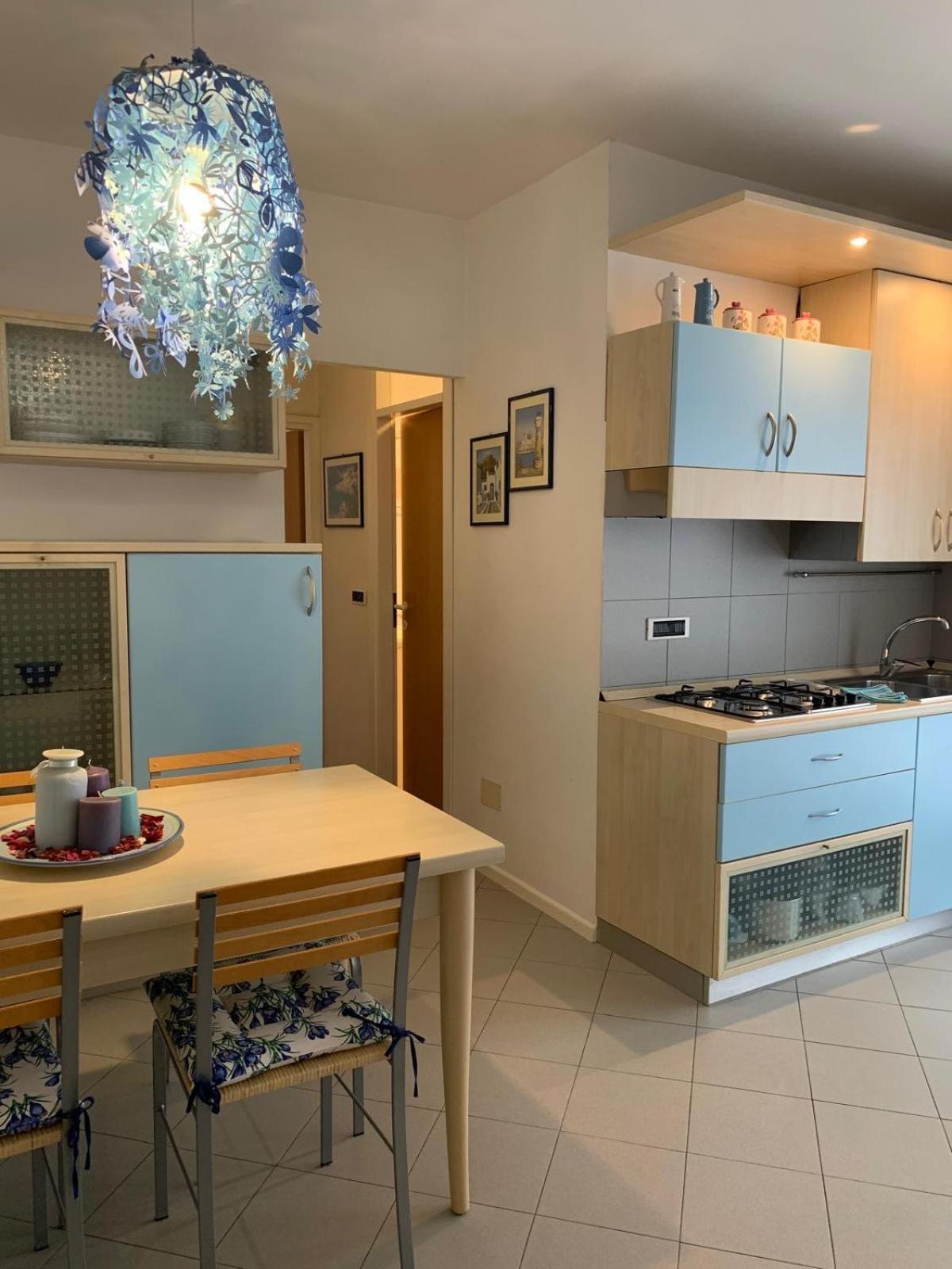 Gracious Apartment Located In The Heart Of Lignano Lignano Sabbiadoro Exteriör bild