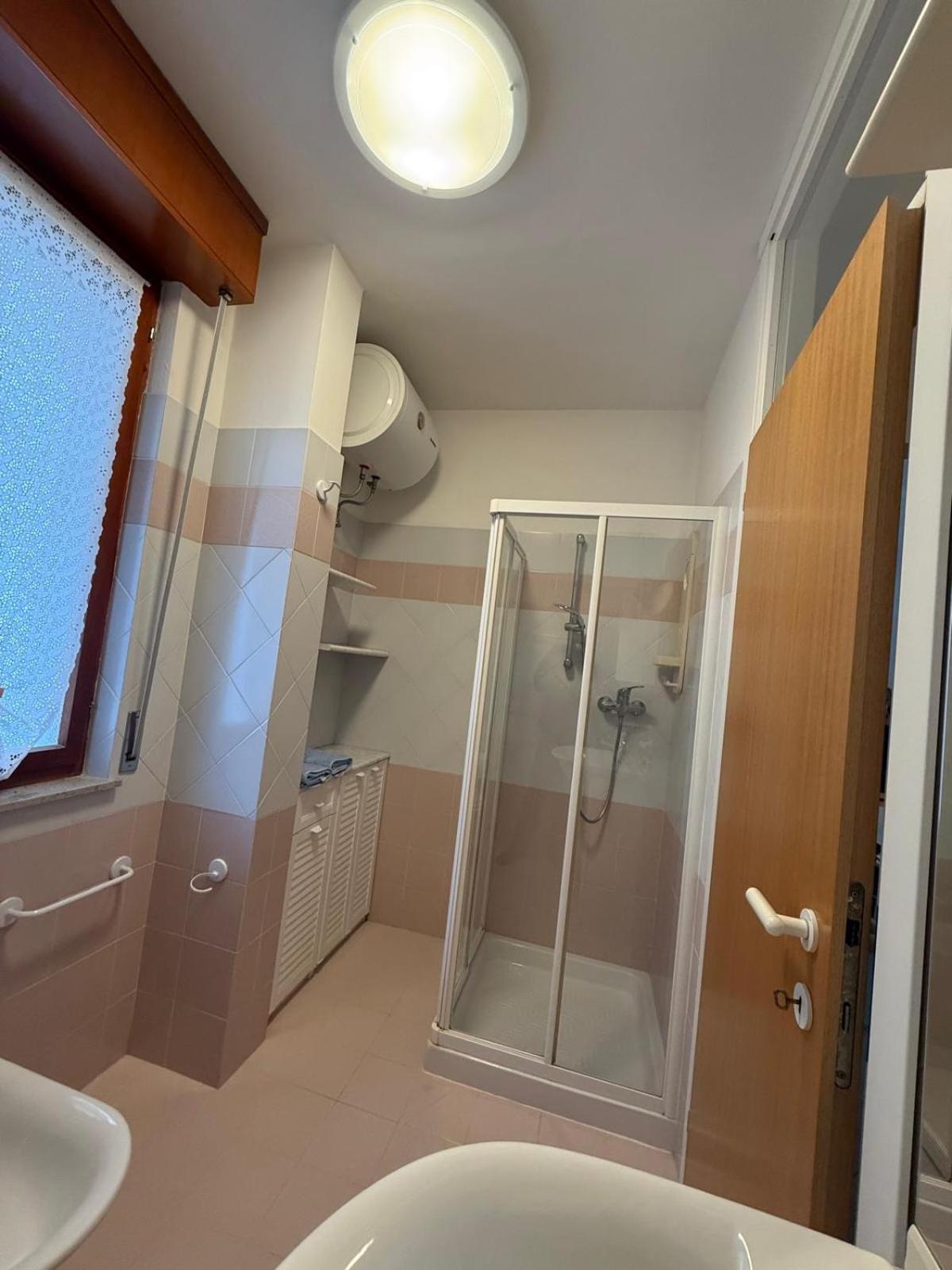Gracious Apartment Located In The Heart Of Lignano Lignano Sabbiadoro Exteriör bild