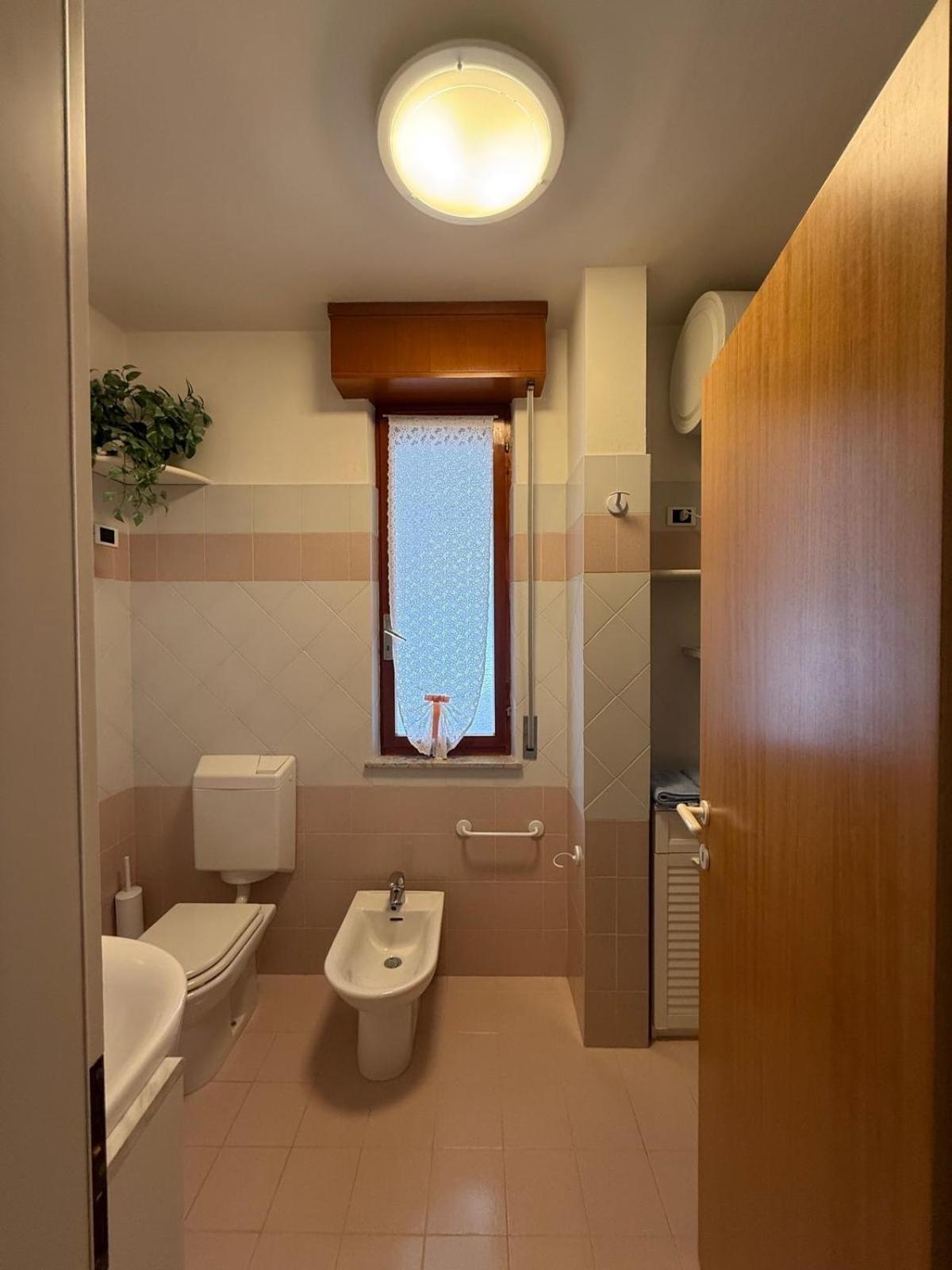Gracious Apartment Located In The Heart Of Lignano Lignano Sabbiadoro Exteriör bild